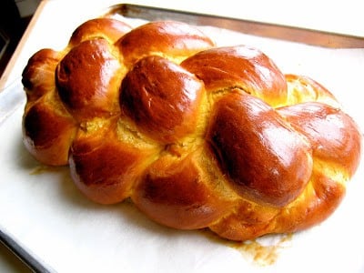 shot of challah bread