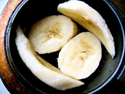 sliced bananas