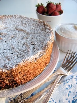 torte with powder