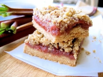 delicious rhubarb crumble bars