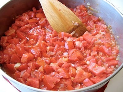 diced tomatoes in pot 