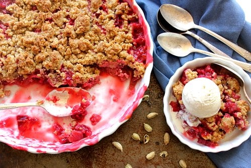 rhubarb crisp in a dish 