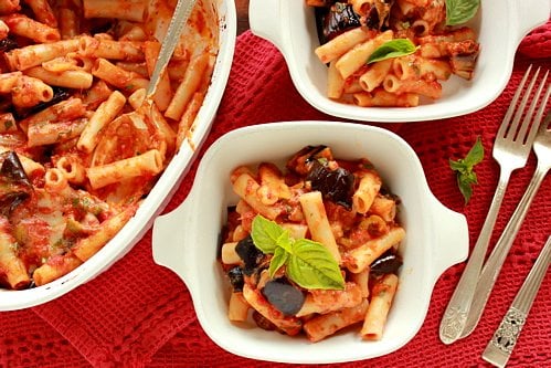 bowls of baked penne