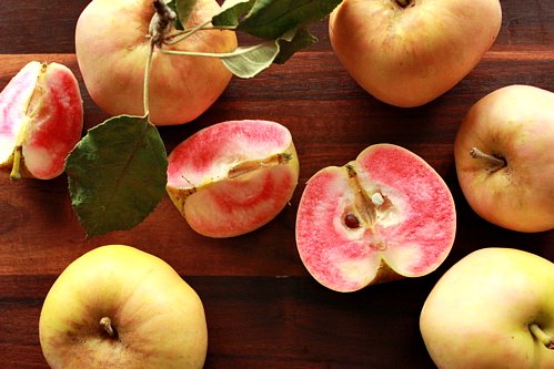 pink apples 