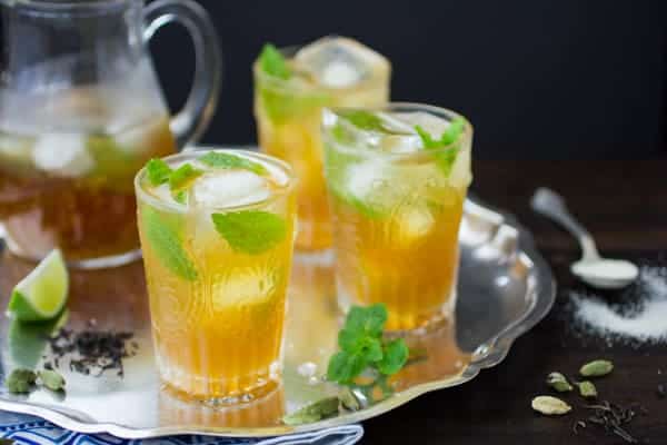 moroccan mojitos on a tray 