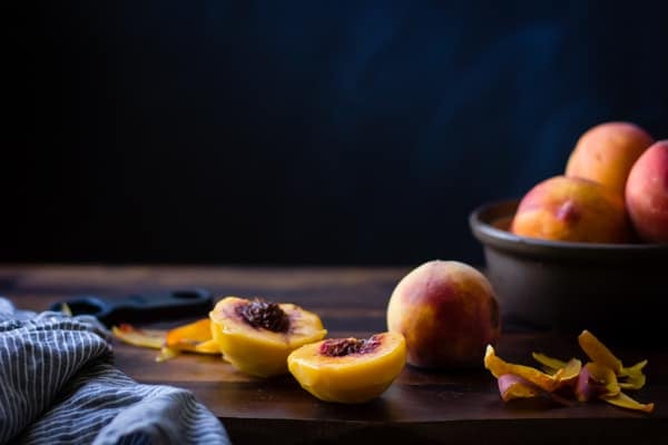 sliced peaches 