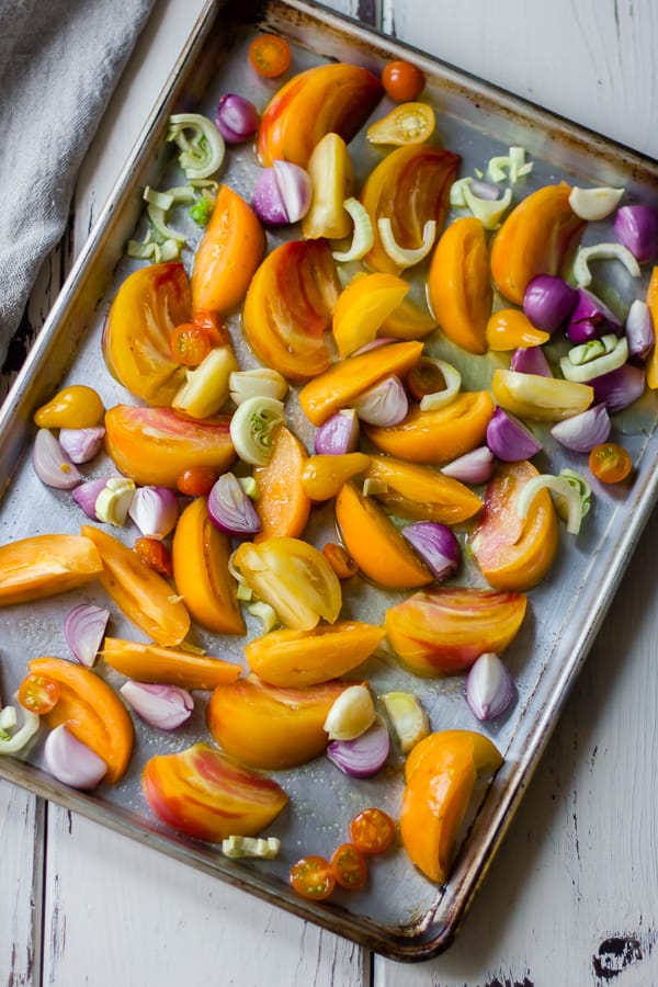 tomatoes on baking tray 