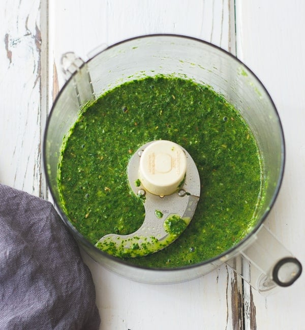 pesto in blender 