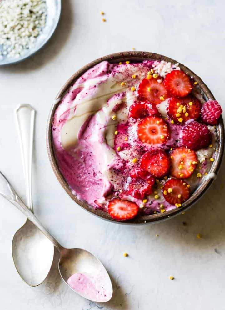 Hibiscus Berry Smoothie Bowls