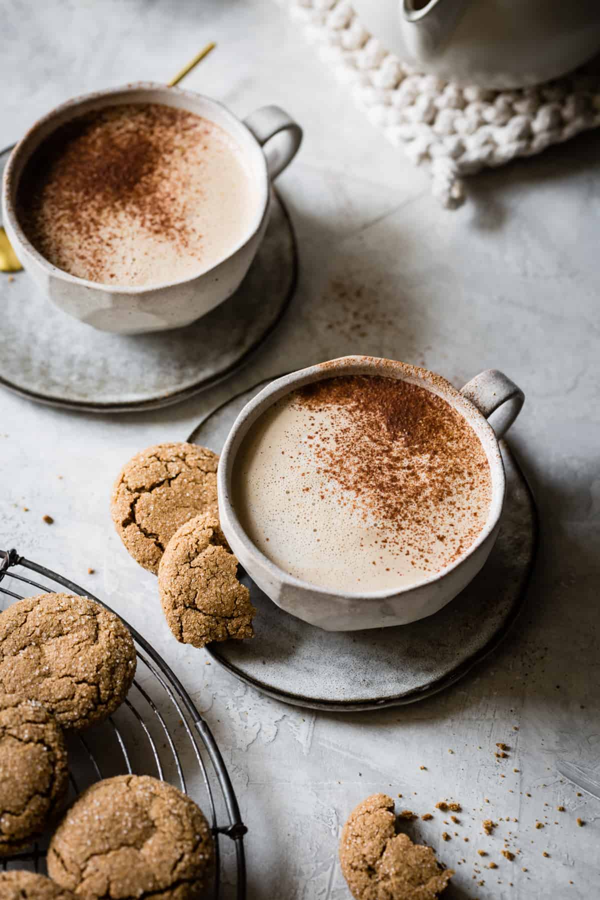 Creamy Cashew Gingersnap Lattes {vegan} in cups 