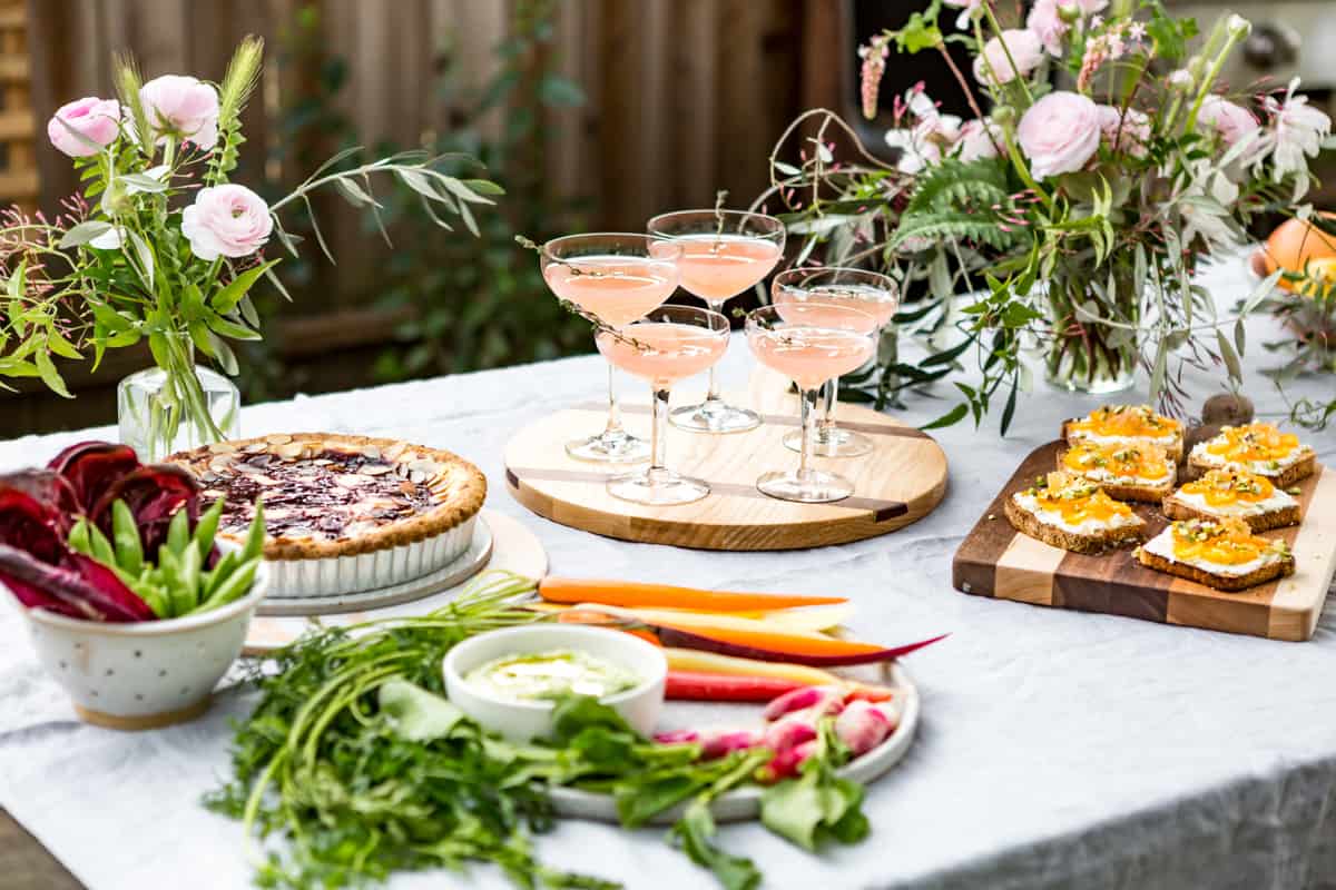 tablespread with lovely Sparkling Grapefruit, Elderflower & Rosé Vodka Cocktails