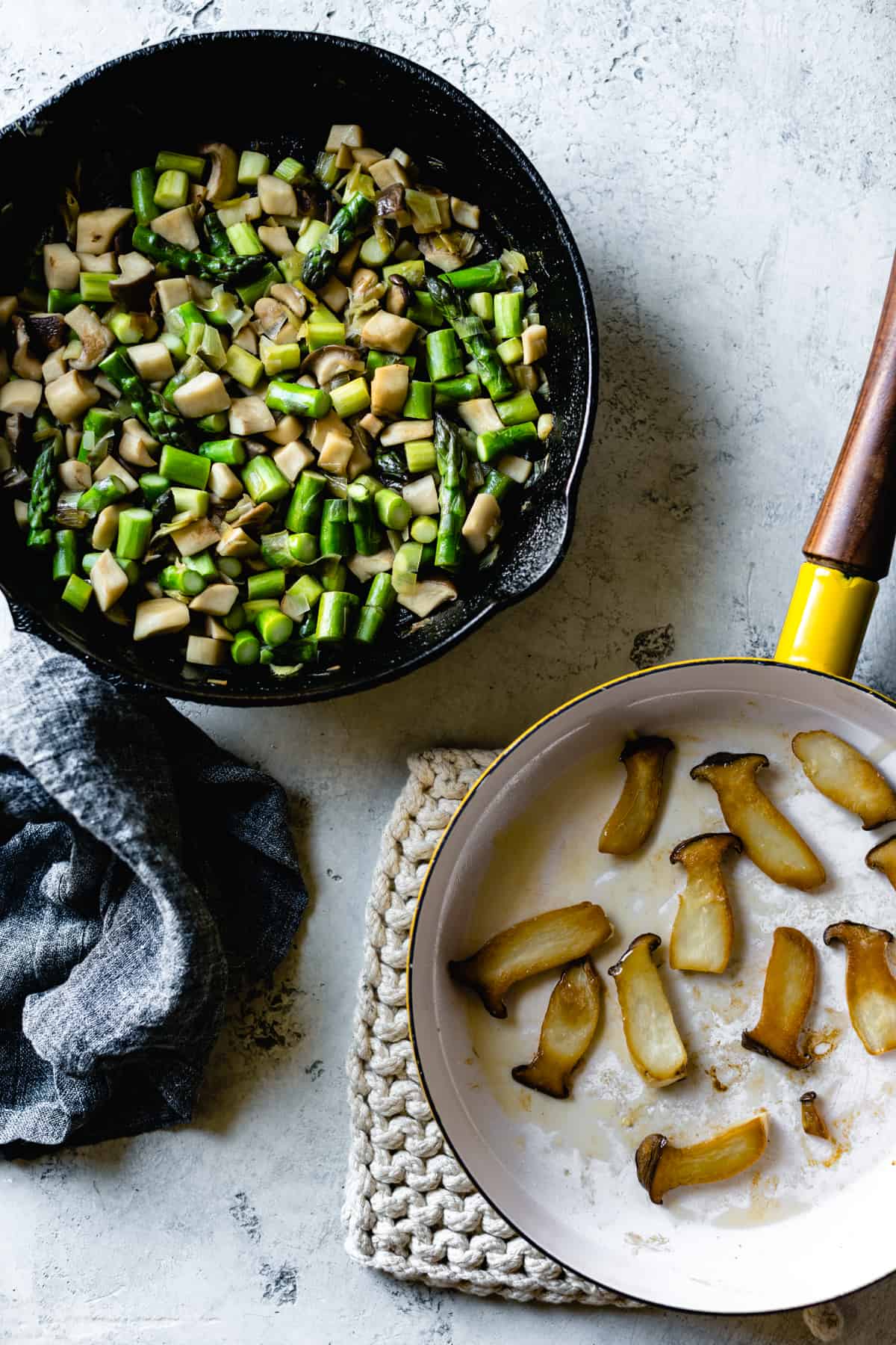 mushrooms in pan 