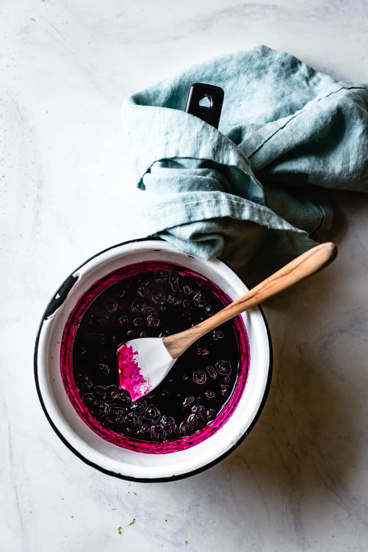 pot of blueberries 