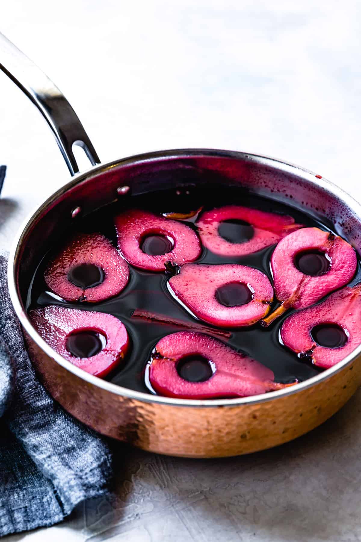 poaching pears in pan