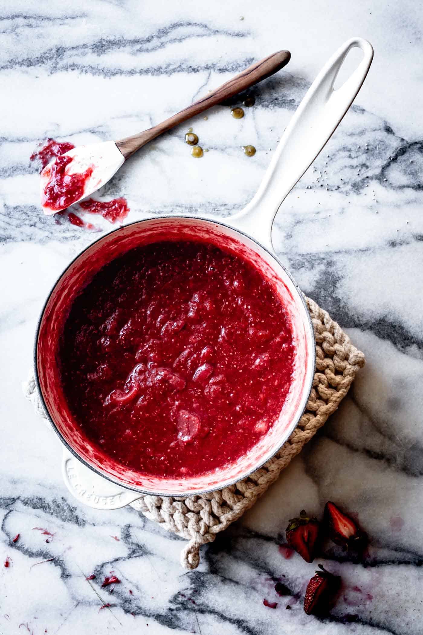 strawberry rhubarb jam no pectin in a pot
