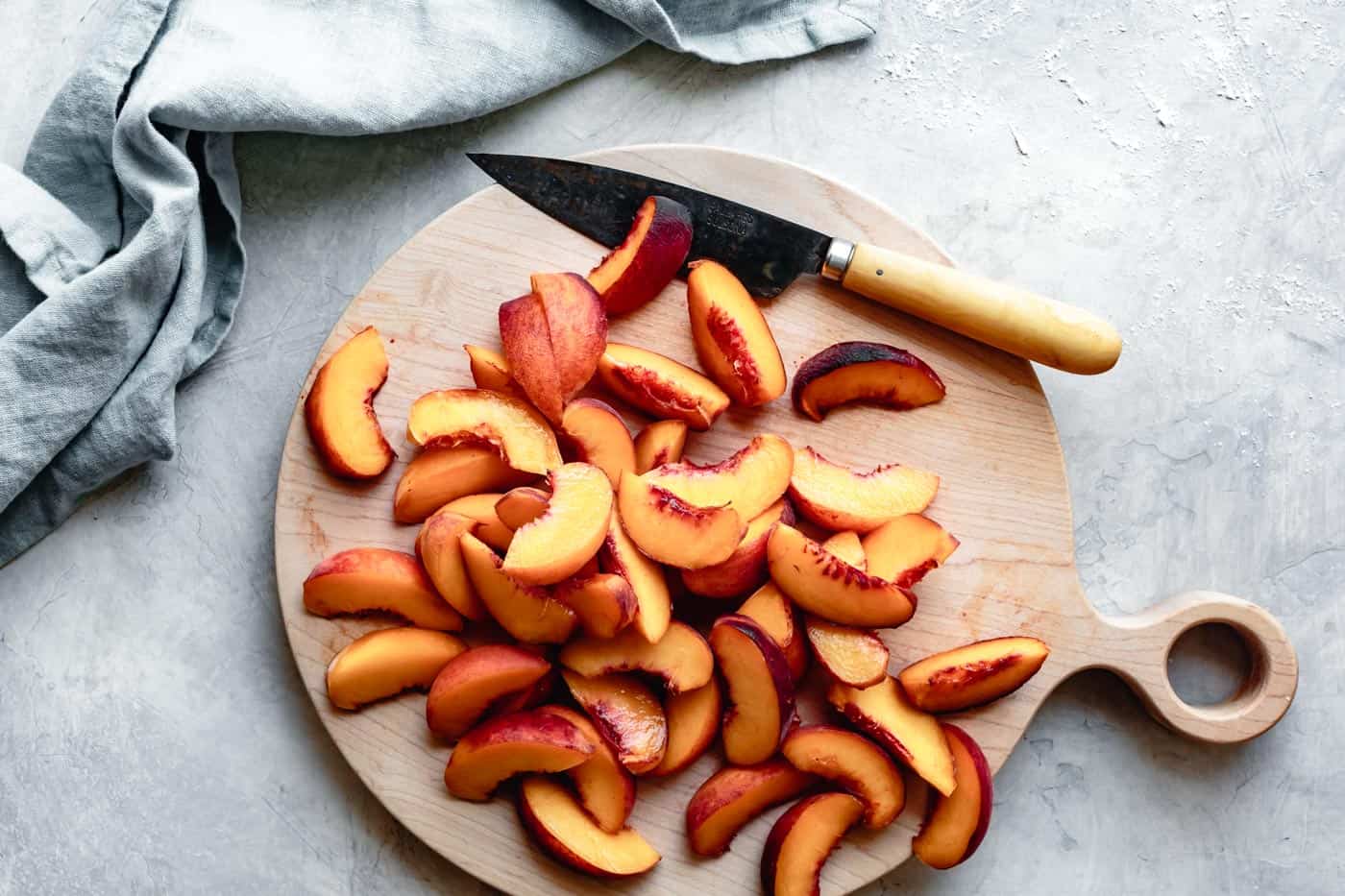 prepared peach wedges for gluten-free peach cobbler recipe