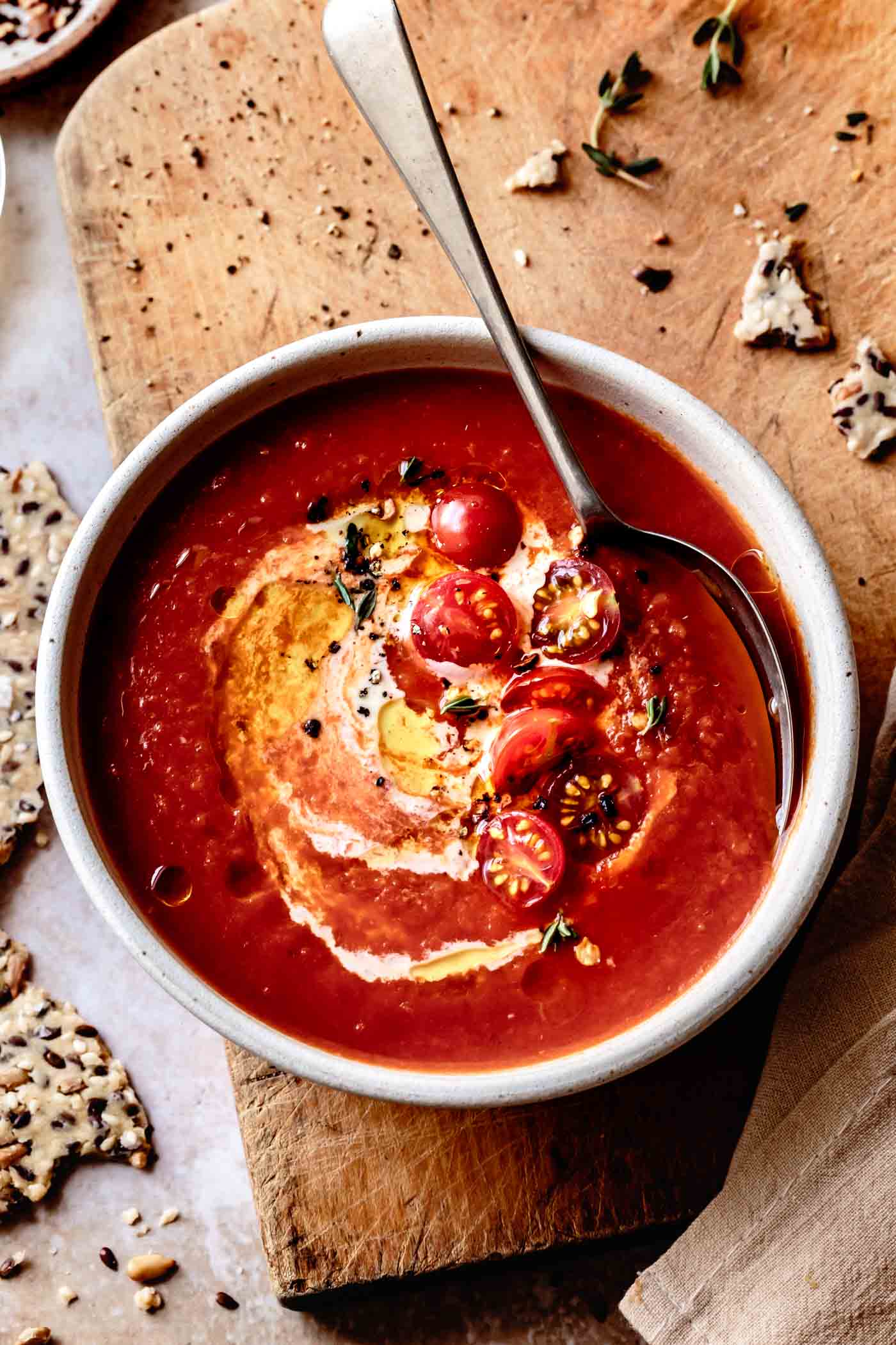 https://bojongourmet.com/wp-content/uploads/2020/09/creamy-vegan-roasted-tomato-soup-recipe-11.jpg