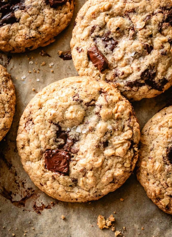 https://bojongourmet.com/wp-content/uploads/2023/10/gluten-free-oatmeal-cookies-with-chocolate-or-raisins-11-720x991.jpg