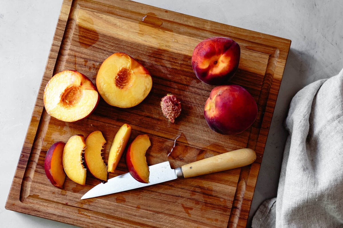 cutting the peaches