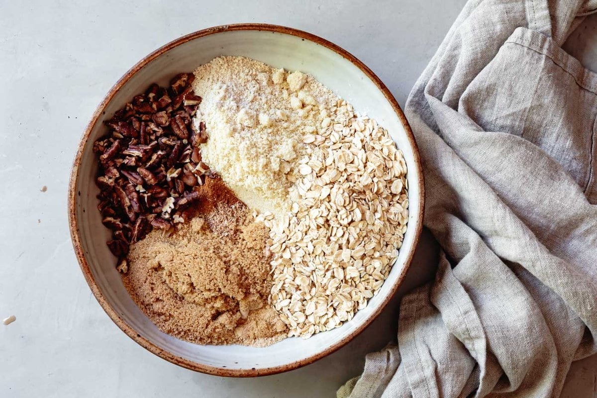 Combining the dry ingredients for the yummy topping